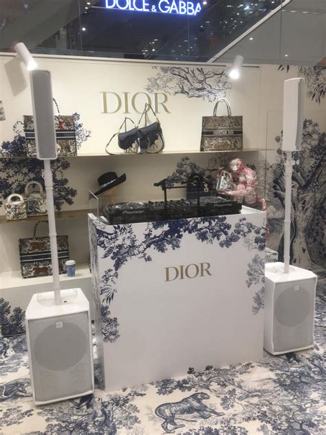 Открытие Dior в Киеве .